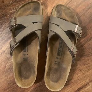 Birkenstock Yao, Size 41 (10-10.5), Medium/Narrow, Mocha